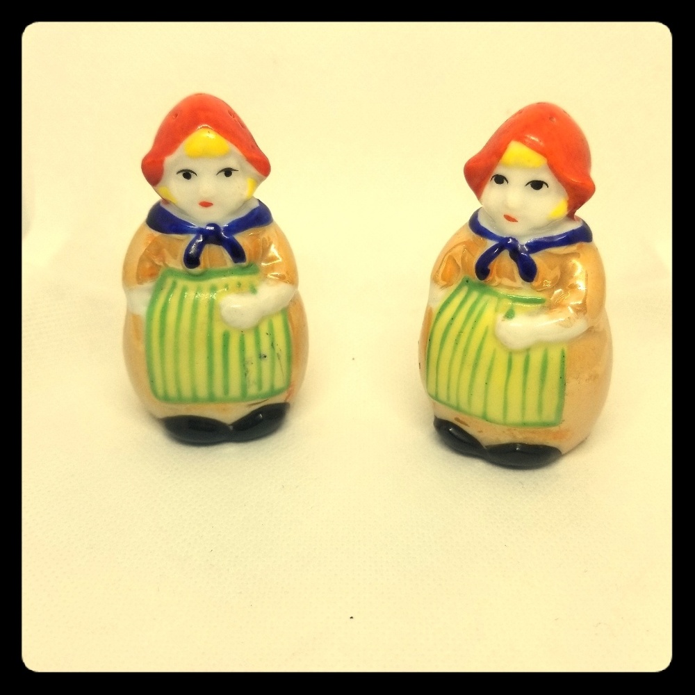Vintage Dutch Salt & Pepper Shakers Old Woman